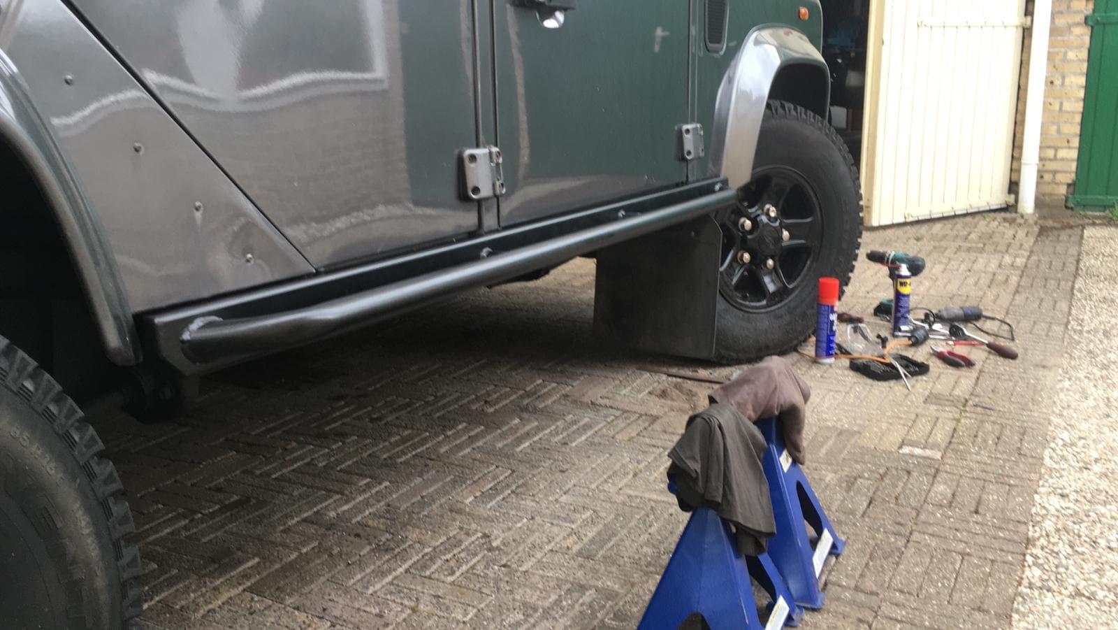 Land Rover defender 110 rocksliders / sidebars