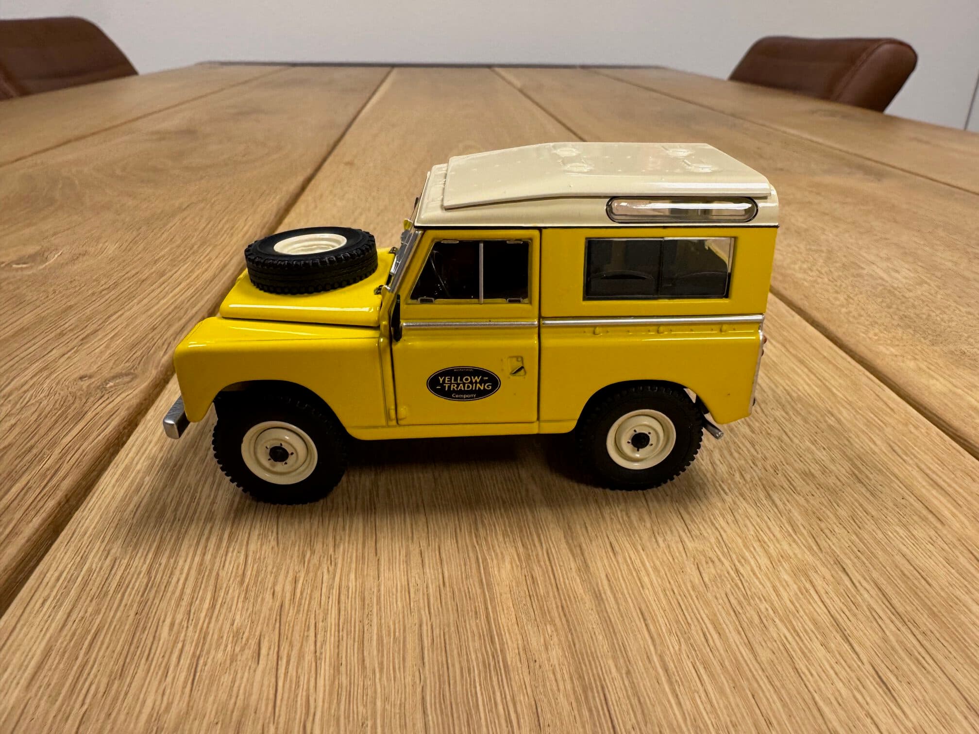 Land Rover Series 3, Yellow Trading Company 1:32