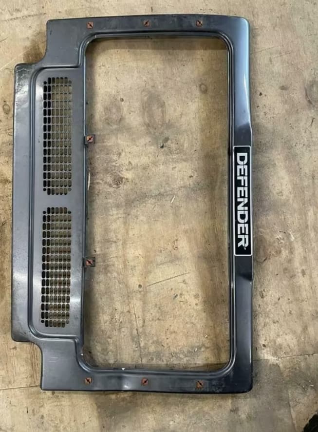 Land Rover Defender grille / front